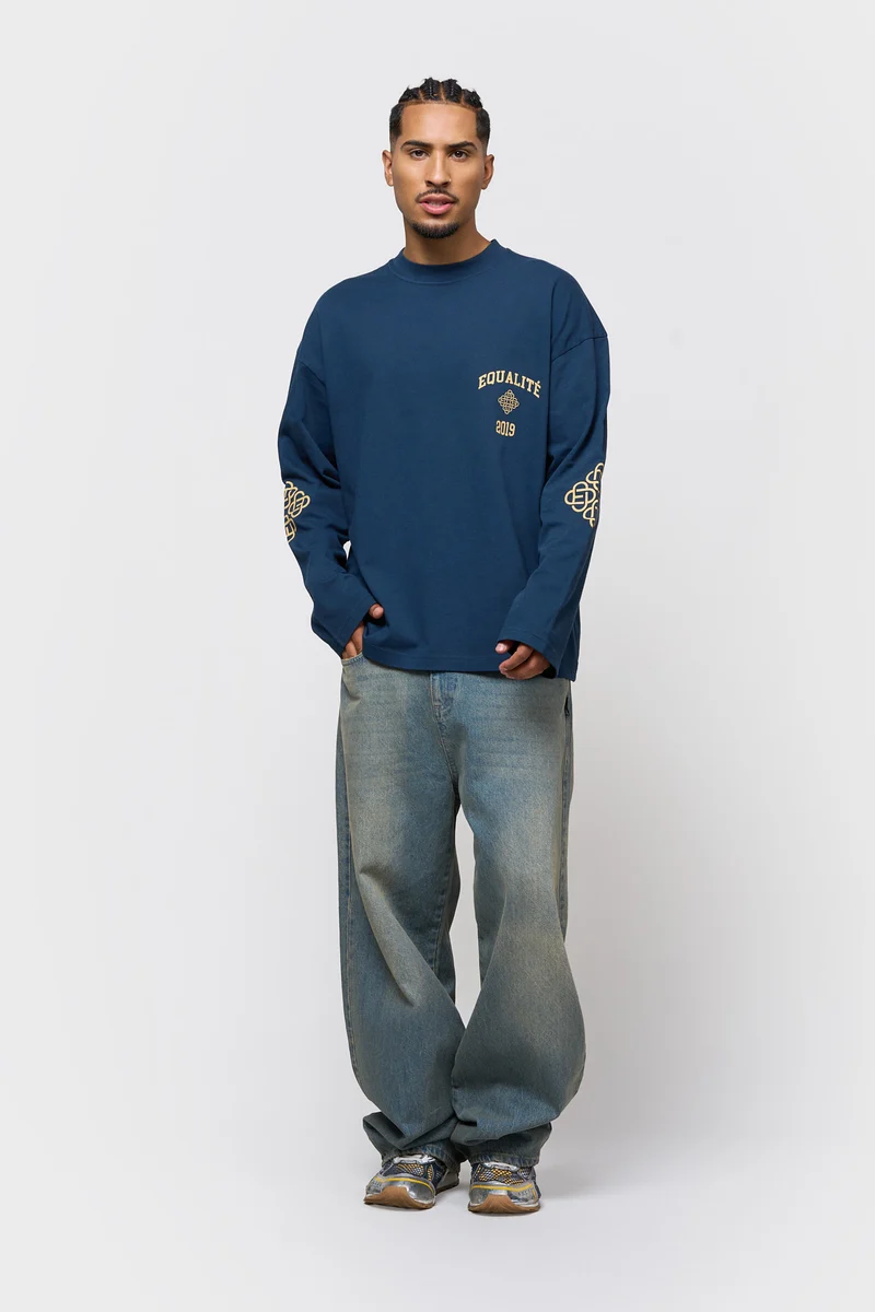 Equalité Isa Oversized Longsleeve Tee Washed Navy - Afbeelding 3
