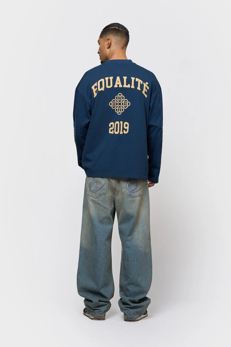 Equalité Isa Oversized Longsleeve Tee Washed Navy - Afbeelding 4