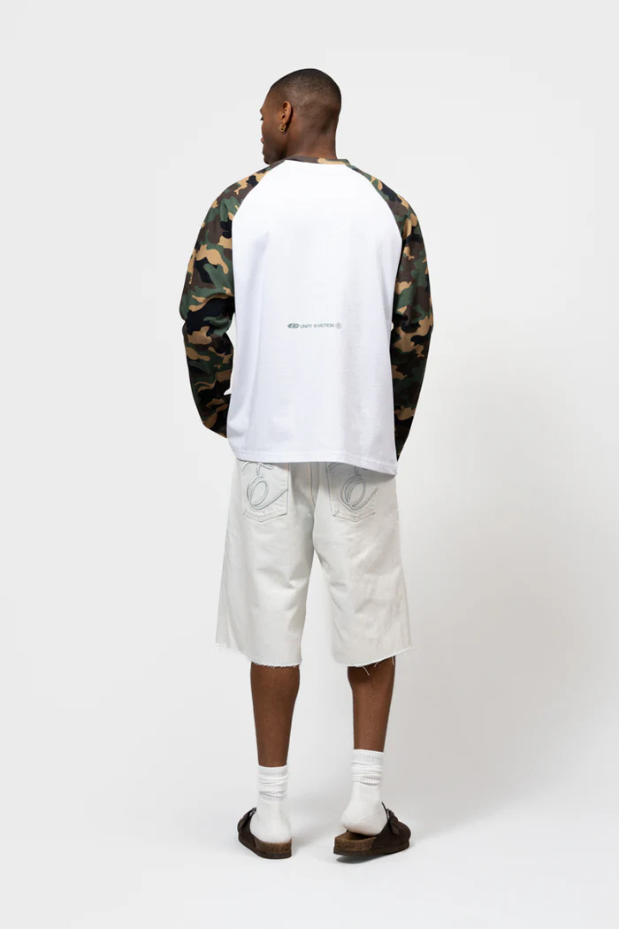 Equalité Jett Raglan Longsleeve Tee Off-White & Camo - Afbeelding 4